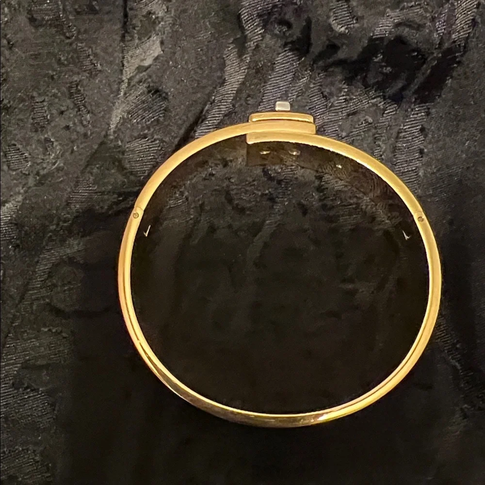 KATE SPADE, PHOEBE TURNLOCK ENAMEL PINK & GOLD BANGLE - Picture 8 of 9